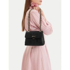 Torebka MEXX. Czarne torebki klasyczne Mexx, bez wzorów, bez dodatków. Za 179.99 zł.