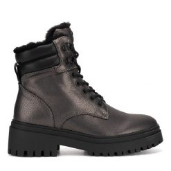 Botki MEXX. Szare botki Mexx, bez wzorów, bez obcasa, na płaskiej podeszwie, bez zapięcia. Za 279.99 zł.