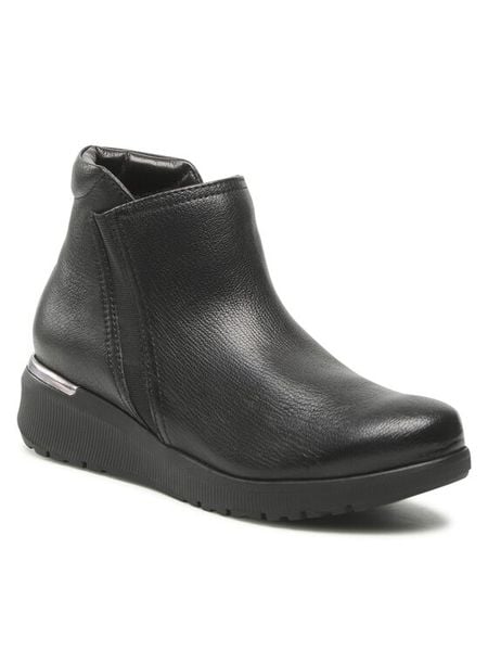 Go Soft Botki WB-SASHA-AW22-12 Czarny. Czarne botki GO SOFT, bez wzorów, ze skóry, bez obcasa, na płaskiej podeszwie, bez zapięcia. Za 124.99 zł.