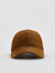 Czapka z daszkiem - karminowy. Czerwone czapki Reserved, bez wzorów. Za 59.99 zł.