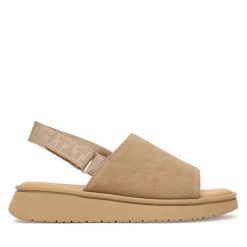 Sandały Tamaris. Brązowe sandały Tamaris, bez wzorów, bez obcasa, na płaskiej podeszwie, bez zapięcia. Za 369.99 zł.