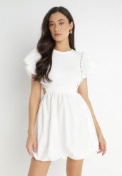 Biała Sukienka Altheia. Białe sukienki Born2be, m, z aplikacjami, z bawełny, klasyczne, bez kołnierzyka, bez ramiączek, mini, bombki. Za 129.99 zł.