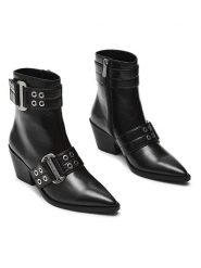 Steve Madden Botki "Splurge" w kolorze czarnym rozmiar: 36. Czarne botki Steve Madden, bez wzorów, bez obcasa, bez zapięcia. Za 276.80 zł.