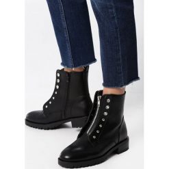 Czarne Botki Miriam. Czarne botki Born2be, z aplikacjami, za kostkę, bez obcasa, na płaskiej podeszwie, bez zapięcia. Za 139.99 zł.