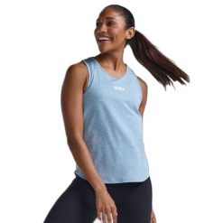 Damski tank top 2XU Motion. Białe topy 2XU, bez wzorów, bez kołnierzyka, bez ramiączek. W wyprzedaży za 115.00 zł.