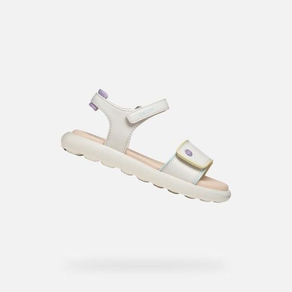 Sandały GEOX J SANDAL PUFFYPOP Biały. Białe sandały Geox, bez wzorów, z syntetyku, bez obcasa, bez zapięcia. Za 198.99 zł.