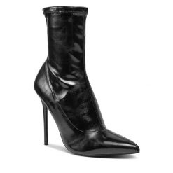 Botki ONLY. Czarne botki Only, bez wzorów, bez obcasa, na szpilce, bez zapięcia. Za 459.99 zł.
