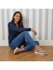 Freyling Sandały w kolorze szarobrązowym rozmiar: 38. Brązowe sandały Freyling, bez wzorów, klasyczne, z otwartym noskiem, bez obcasa, bez zapięcia. Za 109.26 zł.