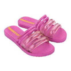 Klapki damskie Ipanema Puffer Slide. Czerwone klapki Ipanema, bez wzorów, bez obcasa. Za 94.99 zł.