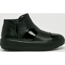 Geox - Botki. Czarne botki Geox, bez wzorów, z materiału, z okrągłym noskiem, bez obcasa, na obcasie, bez zapięcia. W wyprzedaży za 369.90 zł.