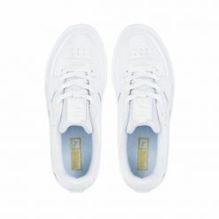 Buty damskie sportowe do chodzenia Puma CALI DREAM. Białe obuwie sportowe Puma, bez zapięcia, trekkingowe. W wyprzedaży za 268.00 zł.