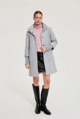 Płaszcz z kołnierzem szary. Szare płaszcze MOODO, l, bez wzorów, z poliesteru, bez kaptura. Za 279.99 zł.