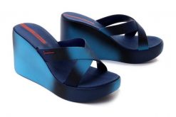 IPANEMA Colore Fem 83423 blue/blue, klapki damskie. Niebieskie klapki Ipanema, bez wzorów, bez obcasa. Za 219.90 zł.