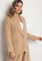 Ciemnobeżowa Marynarka Ozdobiona Imitacją Kieszeni Sovzedi. Brązowe marynarki i żakiety Born2be, l, bez wzorów, z jeansu, eleganckie. Za 89.99 zł.