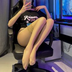 Pończochy samonośne z koronkowym wykończeniem Ingrida. Białe rajstopy i pończochy Intica, l, bez wzorów, z koronki. Za 44.00 zł.