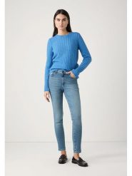 More & More Sweter w kolorze błękitnym rozmiar: 36. Niebieskie swetry More & More, bez wzorów, ze splotem, bez ramiączek. Za 139.87 zł.