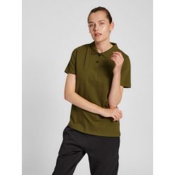 Damska elastyczna koszulka polo Hummel Red. Zielone koszulki polo Hummel, na wiosnę, xl, bez wzorów, z bawełny, bez kołnierzyka, bez ramiączek. Za 176.50 zł.