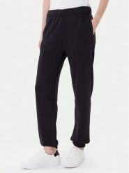 On Spodnie dresowe Club Pants 1WE1005 Czarny Relaxed Fit. Czarne spodnie dresowe On, l, bez wzorów, z bawełny. Za 449.99 zł.