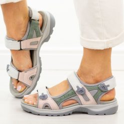 Szare skórzane sandały damskie Vinceza 95416. Szare sandały VINCEZA, bez wzorów, z jeansu, bez obcasa, na płaskiej podeszwie, bez zapięcia. Za 219.00 zł.