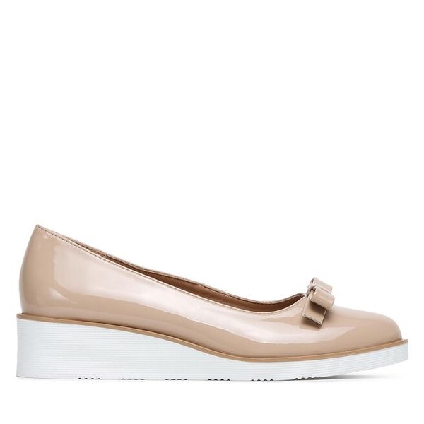 Półbuty Clara Barson. Brązowe czółenka Clara Barson, bez wzorów, bez obcasa, na koturnie, bez zapięcia. Za 109.99 zł.