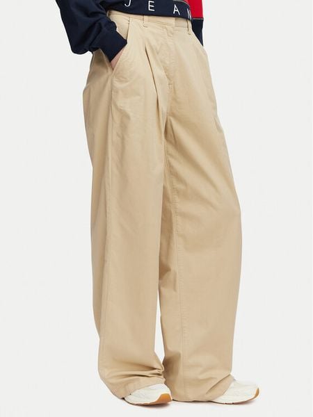 Tommy Jeans Spodnie materiałowe DW0DW21698 Beżowy Regular Fit. Brązowe spodnie materiałowe Tommy Jeans, bez wzorów, z bawełny. Za 299.99 zł.