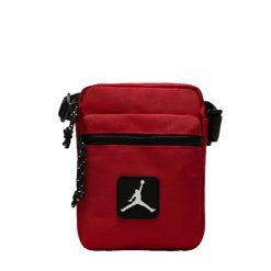 Saszetka torebka listonoszka Nike Jordan RISE FESTIVAL. Czarne torby na ramię Nike, bez wzorów, sportowe, bez dodatków. W wyprzedaży za 89.00 zł.