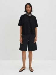 Someday Bluzka "Zunya" w kolorze czarnym rozmiar: M. Czarne bluzki someday., m, bez wzorów, bez kołnierzyka, bez ramiączek. Za 173.99 zł.