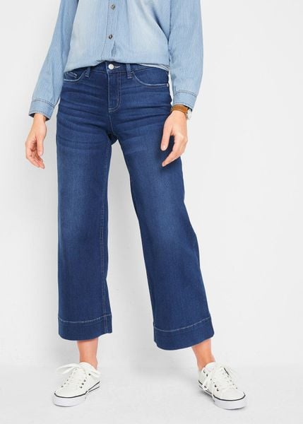 Bardzo miękkie jeansy 7/8, culotte. Niebieskie jeansy bonprix, bez wzorów. Za 124.99 zł.