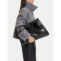 Torebka JENNY. Czarne shopper Jenny, bez wzorów, bez dodatków. Za 159.99 zł.