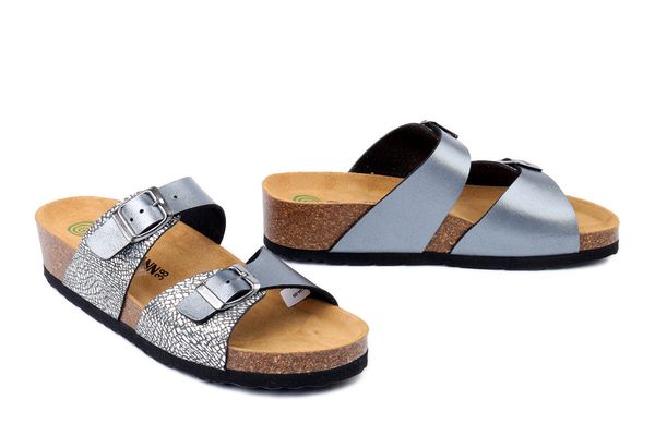 DR. BRINKMANN 701164-09 anthrazit, klapki damskie. Szare klapki Dr. Brinkmann, bez wzorów, bez obcasa, na koturnie. Za 214.90 zł.