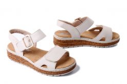 RIEKER 62760-60 beige, sandały damskie. Brązowe sandały Rieker, bez wzorów, bez obcasa, bez zapięcia. Za 319.90 zł.
