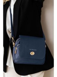 Lia Biassoni Skórzana torebka w kolorze granatowym - 23 x 20 x 9 cm rozmiar: onesize. Niebieskie torby na ramię Lia Biassoni, bez wzorów, z materiału, na ramię, bez dodatków. Za 260.99 zł.