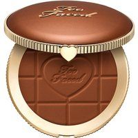 Too Faced - Chocolate Soleil Bronzer - Wygładzający Puder Brązujący O Matowym Wykończeniu - Choco Soleil Bronz-chocolate Caramel 8gm - Dla Kobiet. Pudry brązujące TOO FACED. Za 199.00 zł.