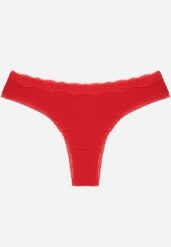 Czerwone Majtki z Bawełną Typu Stringi Ozdobione Koronką Cirilise. Czerwone stringi Born2be, bez wzorów, z bawełny. Za 6.99 zł.