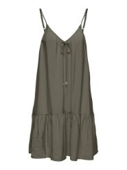 ONLY Sukienka letnia Misara 15373962 Zielony ciemny Regular Fit. Zielone sukienki Only, na lato, xs, bez wzorów, z wiskozy, bez kołnierzyka, bez ramiączek. Za 149.99 zł.