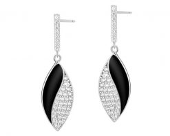 Kolczyki srebrne z cyrkoniami i emalią. Szare kolczyki Apart, z cyrkonią, srebrne. Za 209.00 zł.