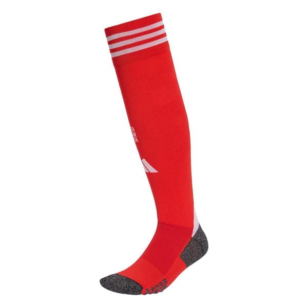 Getry podstawowe FC Bayern 25/26. Czerwone legginsy sportowe Adidas, bez wzorów, do piłki nożnej. Za 99.95 zł.