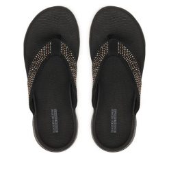 Japonki Skechers. Czarne klapki Skechers, bez wzorów, bez obcasa. Za 199.99 zł.