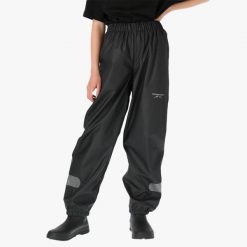 Spodnie przeciwdeszczowe Junior Swedemount Väderöarna Pants wodoodporne. Czarne spodnie sportowe SWEDEMOUNT, na lato, bez wzorów, z tkaniny, trekkingowe. Za 169.99 zł.