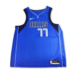 Koszulka Nike NBA Dallas Mavericks Swingman Jersey Luka Doncic Icon Edition 20. Niebieskie bluzki Nike, xl, bez wzorów, z jersey, sportowe, bez kołnierzyka, bez ramiączek. Za 289.00 zł.