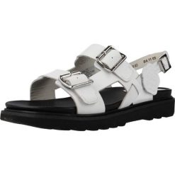 Sandały KICKERS 860710 50 Biały. Białe sandały Kickers, bez wzorów, ze skóry, bez obcasa, bez zapięcia. W wyprzedaży za 379.60 zł.