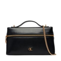 Torebka Calvin Klein. Czarne torebki klasyczne Calvin Klein, bez wzorów, bez dodatków. Za 369.99 zł.