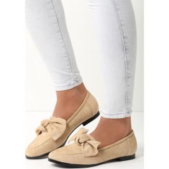 Beżowe Mokasyny Bowknot. Brązowe mokasyny Born2be, bez wzorów, z okrągłym noskiem, bez obcasa. Za 39.99 zł.
