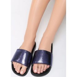 Niebieskie Klapki Unwind. Niebieskie klapki Born2be, bez wzorów, bez obcasa, na płaskiej podeszwie. Za 39.99 zł.