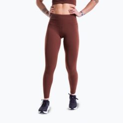 Legginsy treningowe damskie Built For Athletes Training port. Brązowe legginsy BUILT FOR ATHLETES, bez wzorów. Za 269.99 zł.