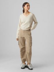Vero Moda Sweter "Rain" w kolorze kremowym rozmiar: S. Brązowe swetry Vero Moda, s, bez wzorów, z wełny, bez ramiączek. Za 76.27 zł.