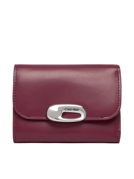 Calvin Klein Portfel Hardware Trifold With Zip Pocket LV04F1116G Różowy. Czerwone portfele Calvin Klein, bez wzorów, ze skóry. Za 259.99 zł.