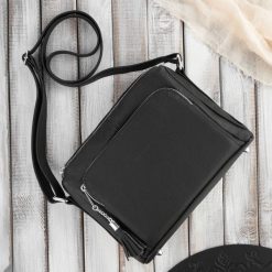 Listonoszka skórzana PAOLO PERUZZI Z-55-BLZ czarna. Czarne torebki klasyczne PAOLO PERUZZI, bez wzorów, z materiału, na ramię, bez dodatków. Za 199.00 zł.