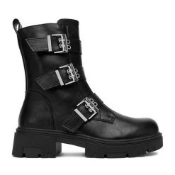 Botki DeeZee. Czarne botki DeeZee, bez wzorów, bez obcasa, na płaskiej podeszwie, bez zapięcia. Za 219.99 zł.