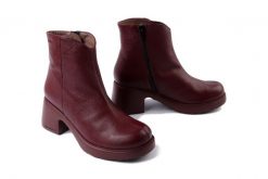 WONDERS E-7125 vino, botki damskie. Czerwone botki Wonders, bez wzorów, bez obcasa, bez zapięcia. Za 659.90 zł.